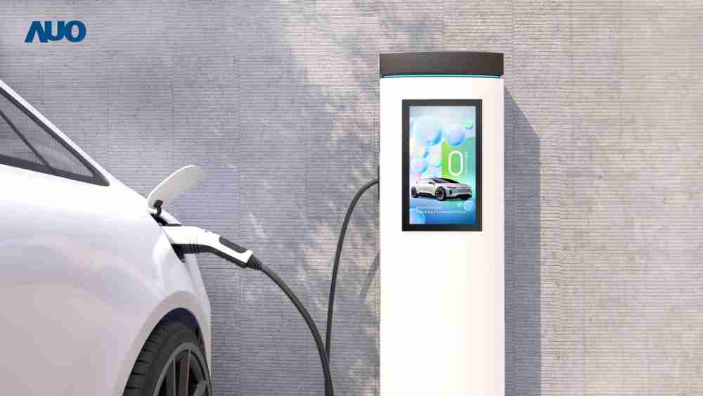 友達〝EVSE車用充電樁解決方案〞專為電動汽車充電樁設計，，，具有高亮度、、、克服戶外艱難環境的耐溫、、、、耐紫外線等特性，，，並搭載散熱性及擴充性強的高效能工業電腦，，，可實現人機互動訴求，，如資訊顯示、、支付等應用